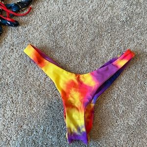 Moana Alesha runch bottom